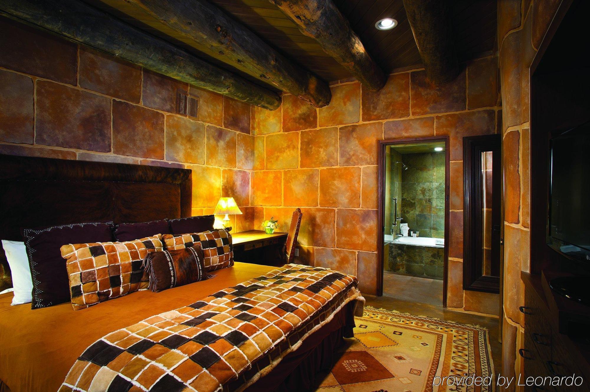 เอล มอนเต ซากราโด - เฮอริเทจ โฮเต็ล แอนด์ รีสอร์ต Hotel เทาส์ ภายนอก รูปภาพ